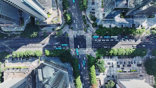 城市十字路口交通