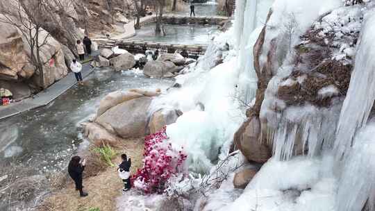 泰山九女峰峡谷冰瀑