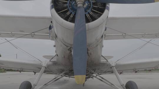 飞机螺旋桨特写LOG视频素材模板下载