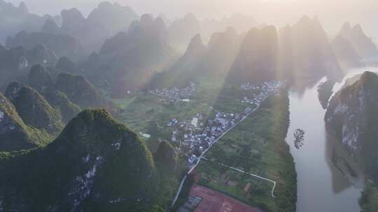 中国桂林山水喀斯特风光航拍