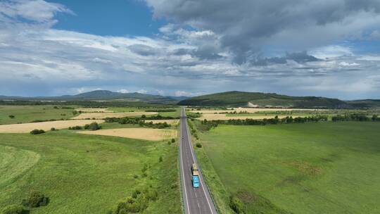 航拍乡村田野公路