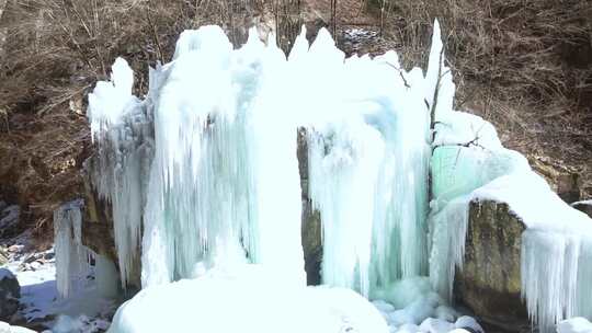 冰碉冰瀑冰锥冰雪大世界旅游