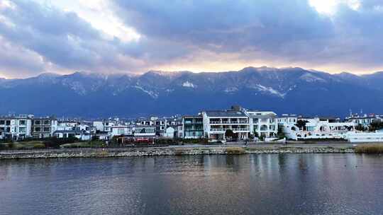 大理 苍山洱海村庄夕阳