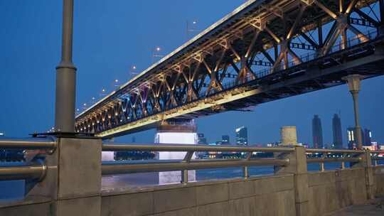 【正版素材】武汉长江大桥夜景