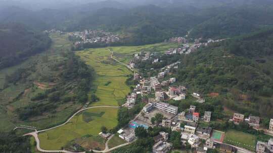 航拍乡村田野风光