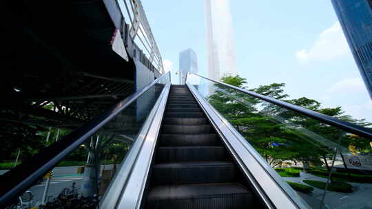 广州珠江新城商务区电梯扶梯