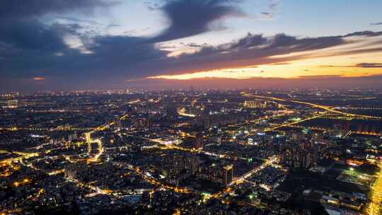 成都龙泉山俯瞰成都全景，成都平原夜景航拍