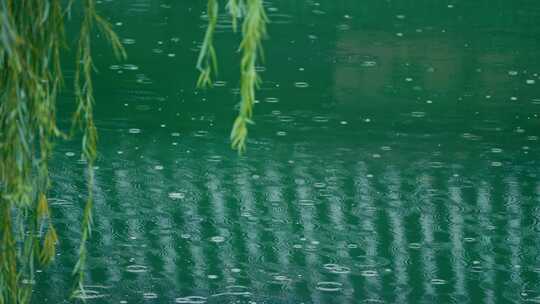 水面水滴雨滴下雨