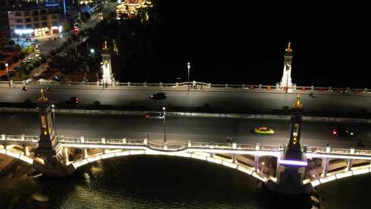 航拍城市夜晚的大桥