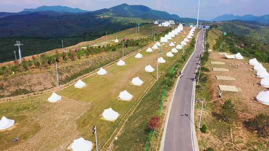 户外露营地帐篷鸟瞰全景