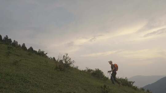 户外登山旅行