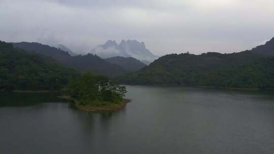 航拍早晨湖面山水自然风景