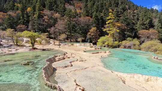 四川阿坝州黄龙景区钙化彩池