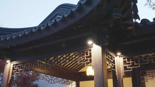 传统中式建筑亭子晚上夜景