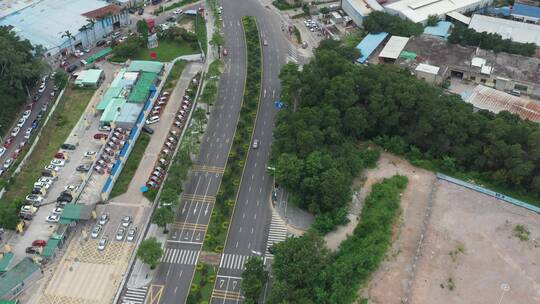 航拍深圳龙华区观澜城市交通