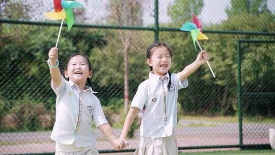 夏日天真的孩子灿烂人笑容