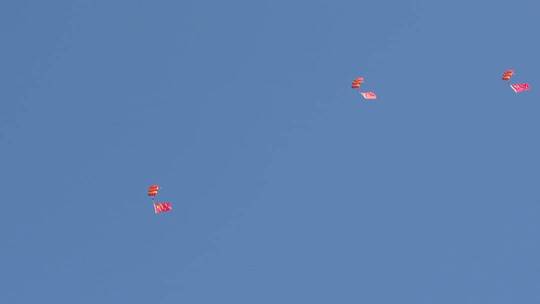 2025长春航展空军伞兵跳伞表演4倍慢镜