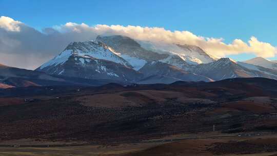 西藏阿里地区纳木那尼峰高山日落高空航拍