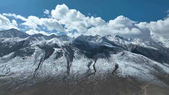 航拍雪山