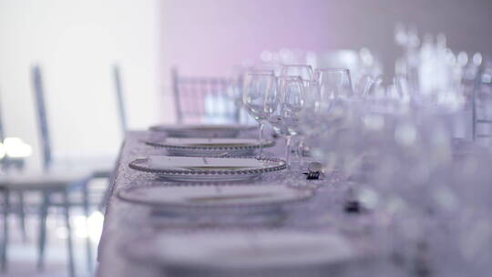 豪华婚宴的装饰餐桌视频素材模板下载