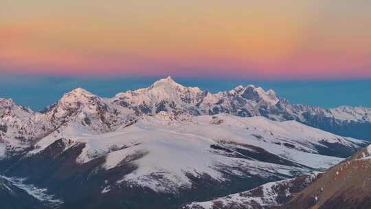 航拍梅里雪山