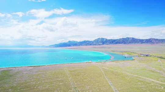 新疆赛里木湖秋天自然风景航拍