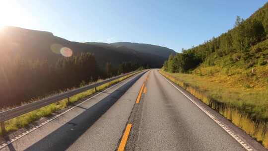 自驾高速公路自然风景人生道路