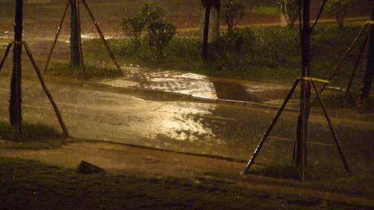 雷雨闪电1