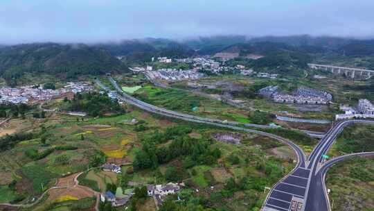 4K航拍重庆光雾山沿途高速公路