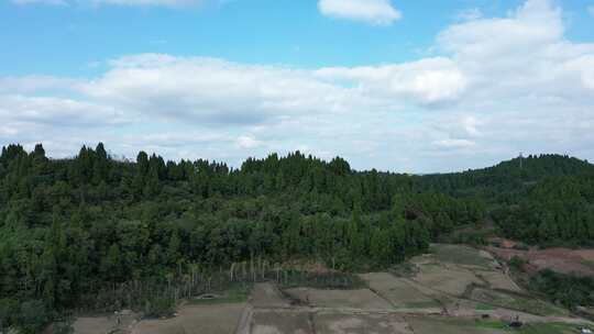 中国西南丘陵地区乡村土地山丘树林