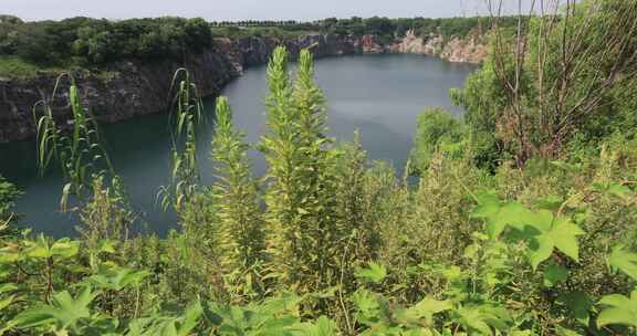 秀丽宕口清澈的湖水湖面 金坛柚山村