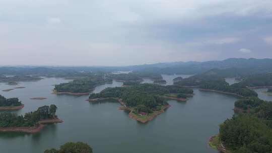 四川眉山仁寿黑龙滩的岛与湖