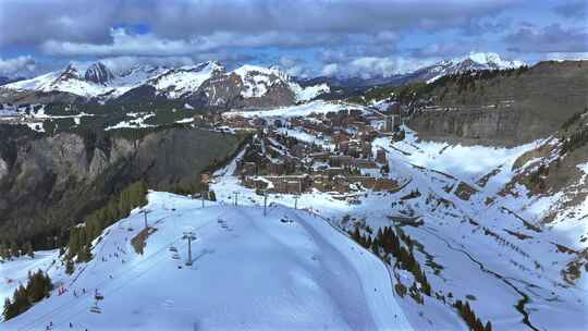 法国阿尔卑斯山的Avoriaz High