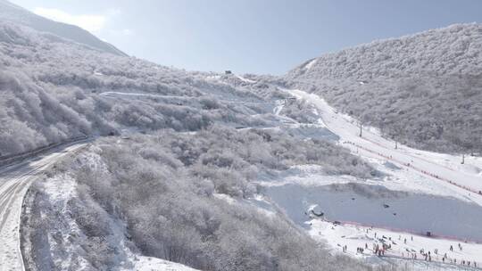 四川最美雪场4K航拍 太子岭滑雪场