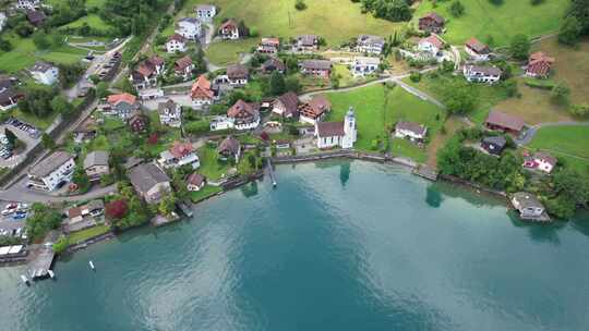 波恩湖边的一个小村庄瑞士俯瞰