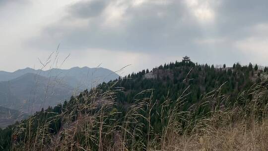 济南南部山区天井峪村，古朴的石头房子