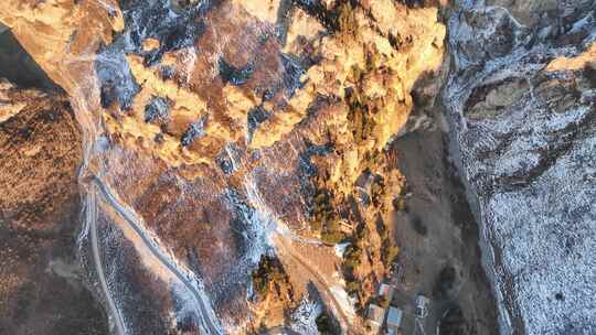 青海互助天门寺雪山树木道路航拍视频