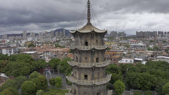 泉州开元寺东西塔特写西街钟楼航拍市区大景