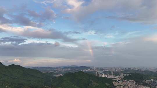 深圳城市风光：雨后彩虹航拍