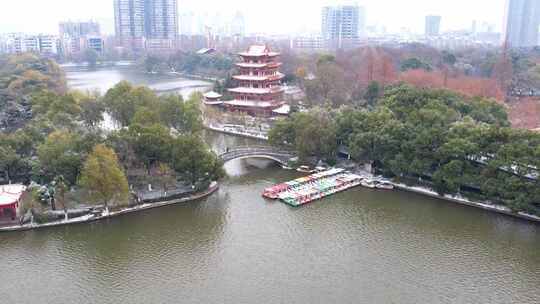 荆州中山公园雪景航拍，荆州沙市下雪素材