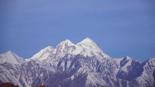 雪山天山乔戈里峰慕士塔格峰