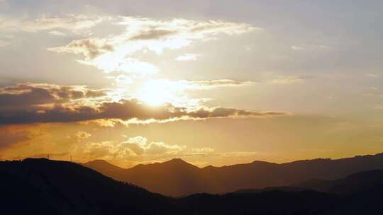 远山日出延时山峰日出风景乡村日出农村风光