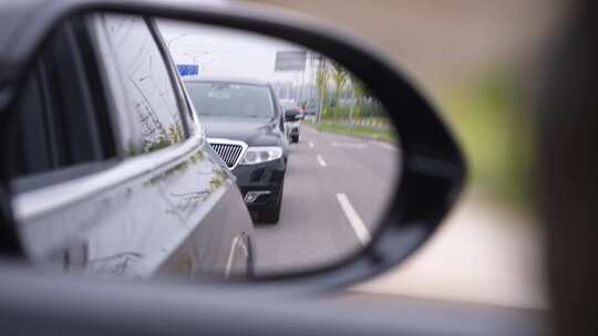 红旗轿车 车队行进 红旗H9 车队 行驶