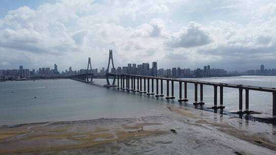 城市宣传航拍气势恢宏湛江海湾大桥视频素材模板下载