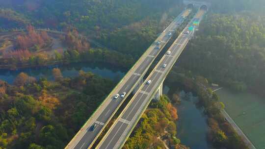 高速公路桥梁秋天深秋