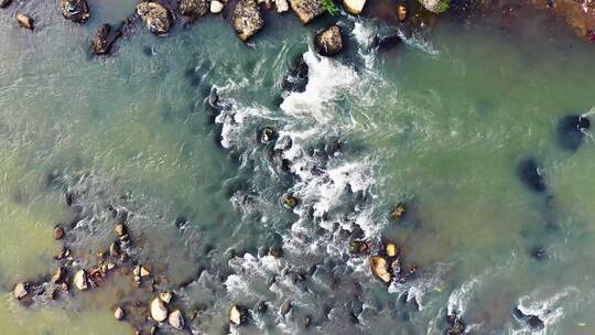 航拍浅水滩河流