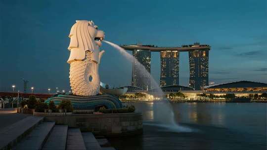 新加坡鱼尾狮标志性唯美城市夜景视频