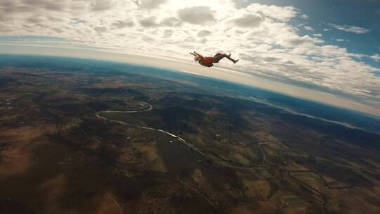 跳伞运动员在空中飞行视频素材模板下载