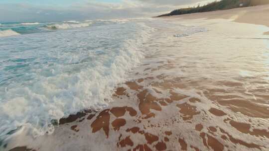 航拍大海，航拍海浪，海滩海水