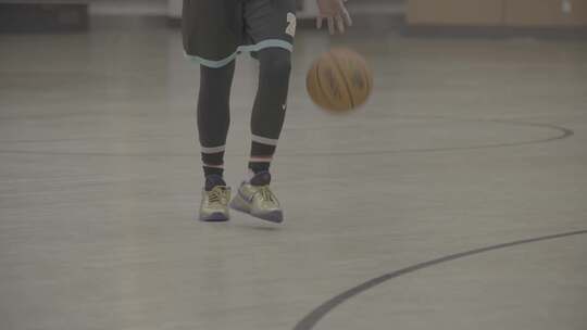 4K实拍体育馆打篮球视频素材模板下载